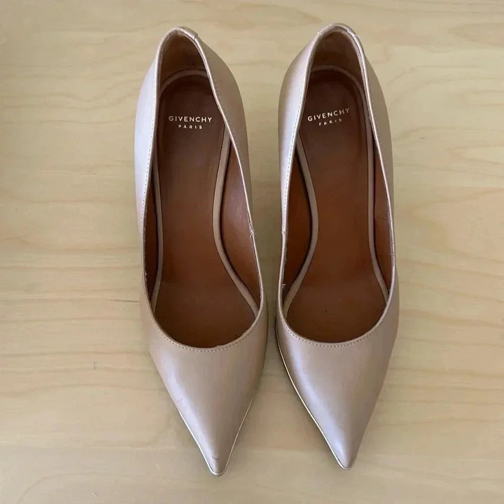 Givenchy Nude Pumps size 36